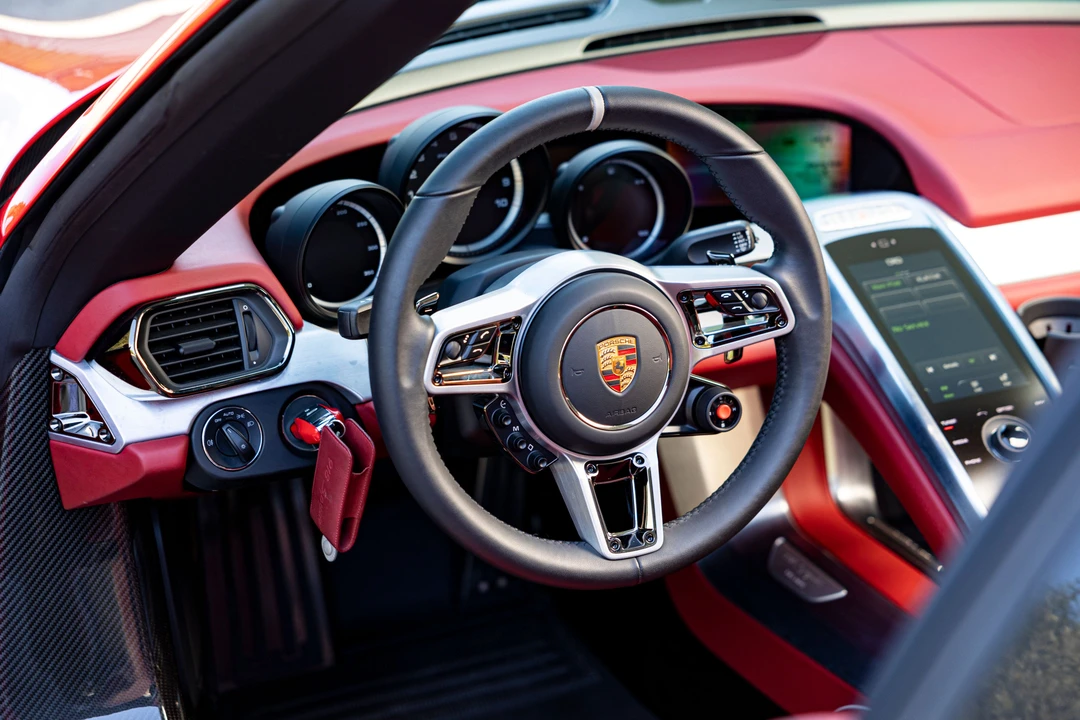 2014 Porsche 918 Spyder - Image 11 of 31