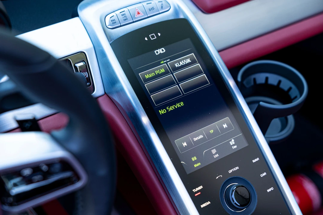 2014 Porsche 918 Spyder - Image 15 of 31