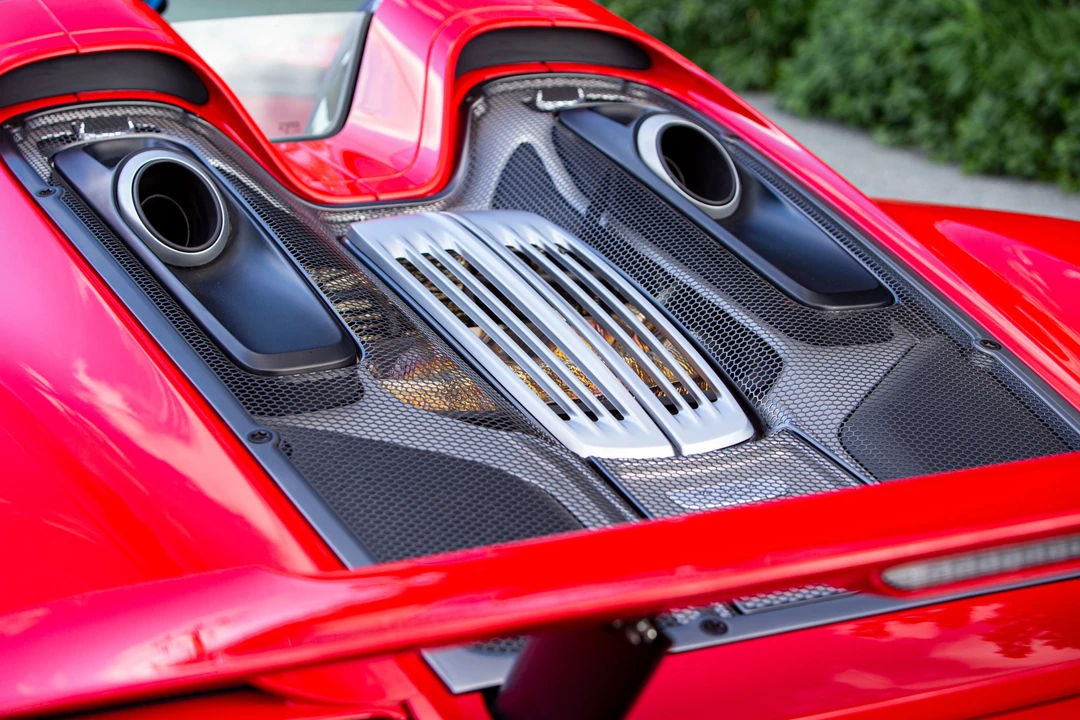 2014 Porsche 918 Spyder - Image 25 of 31