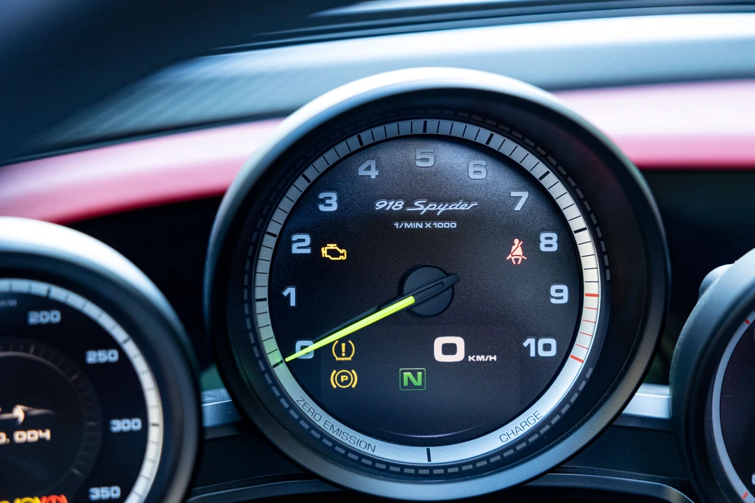 2014 Porsche 918 Spyder - Image 13 of 31