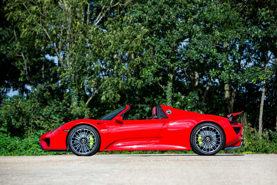 2014 Porsche 918 Spyder - Image 4 of 31