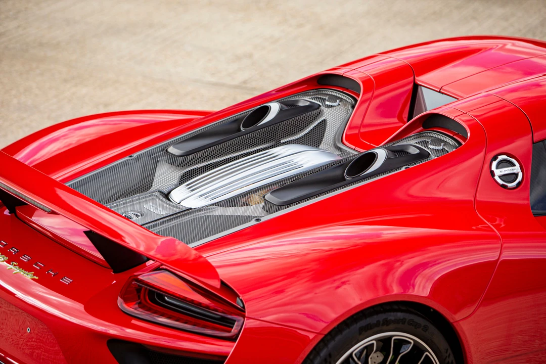 2014 Porsche 918 Spyder - Image 23 of 31
