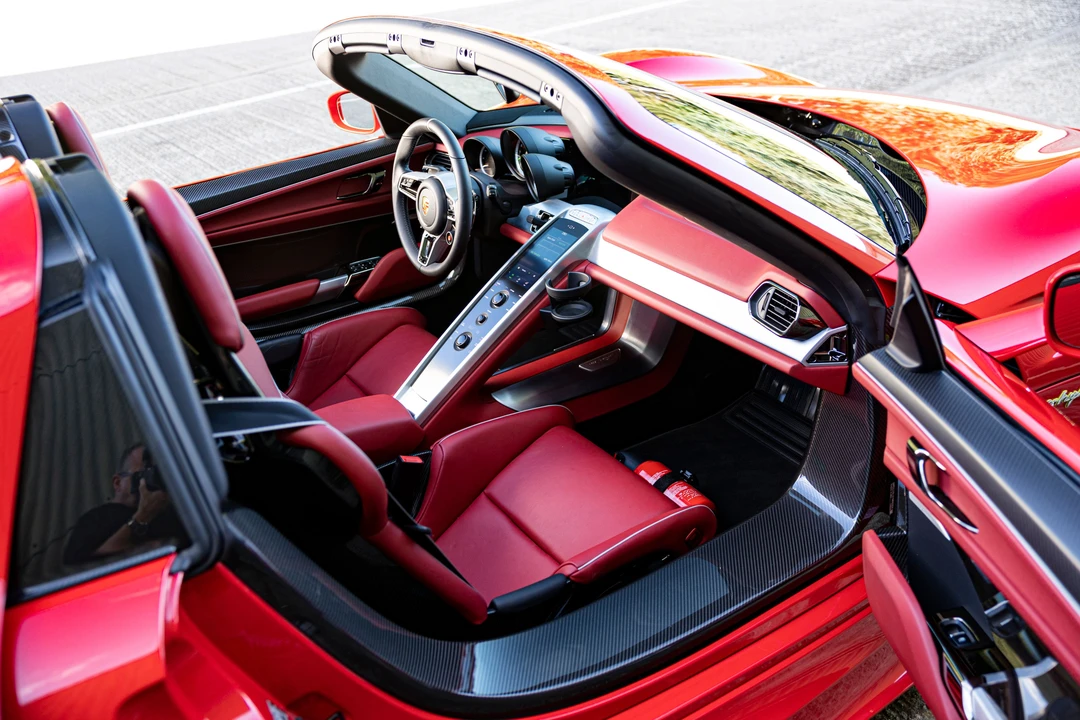 2014 Porsche 918 Spyder - Image 9 of 31