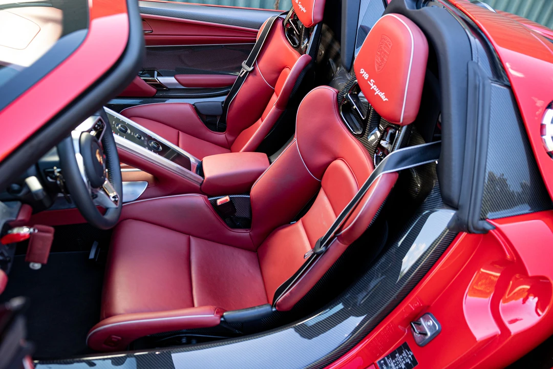 2014 Porsche 918 Spyder - Image 16 of 31