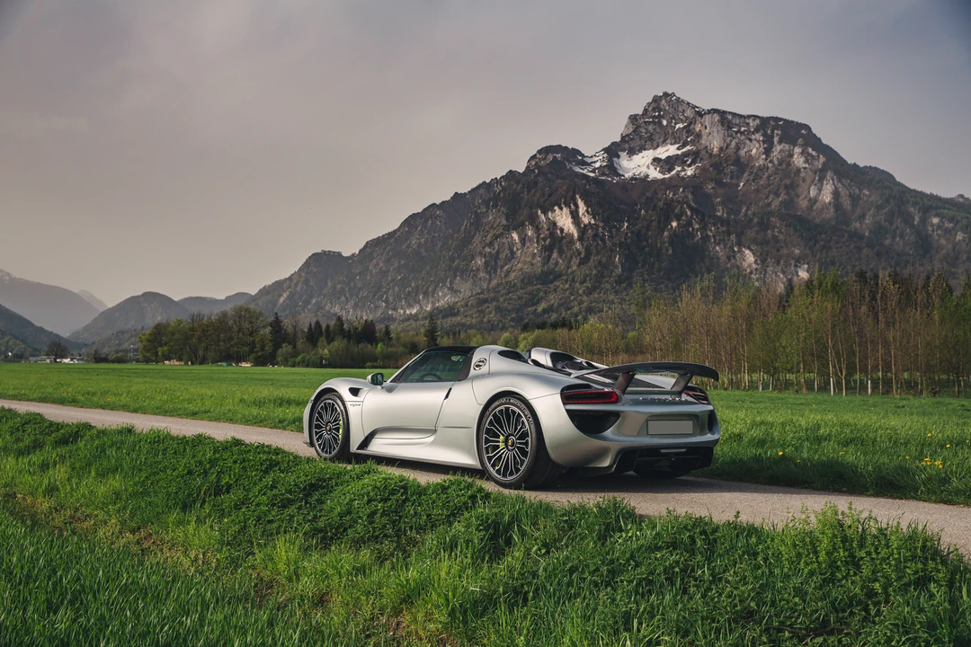 2014 Porsche 918 Spyder - Image 12 of 31