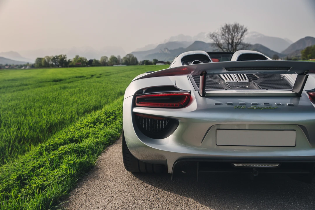 2014 Porsche 918 Spyder - Image 29 of 31