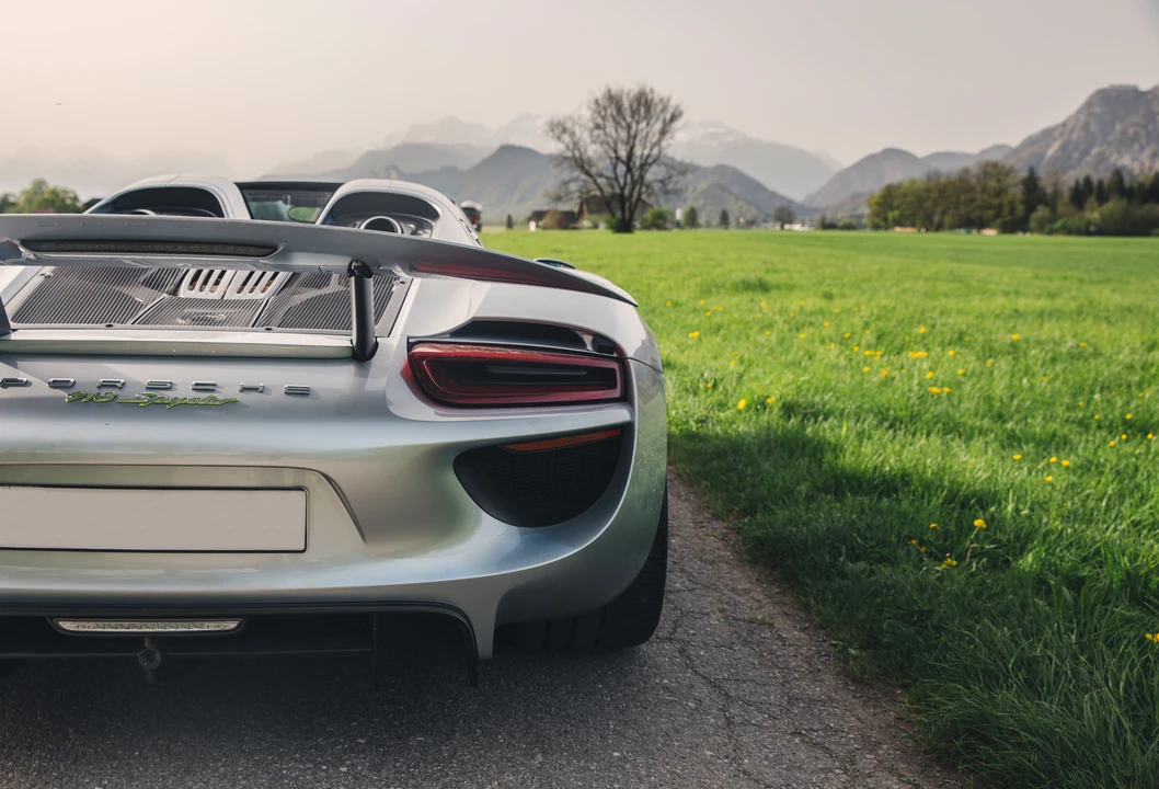 2014 Porsche 918 Spyder - Image 30 of 31