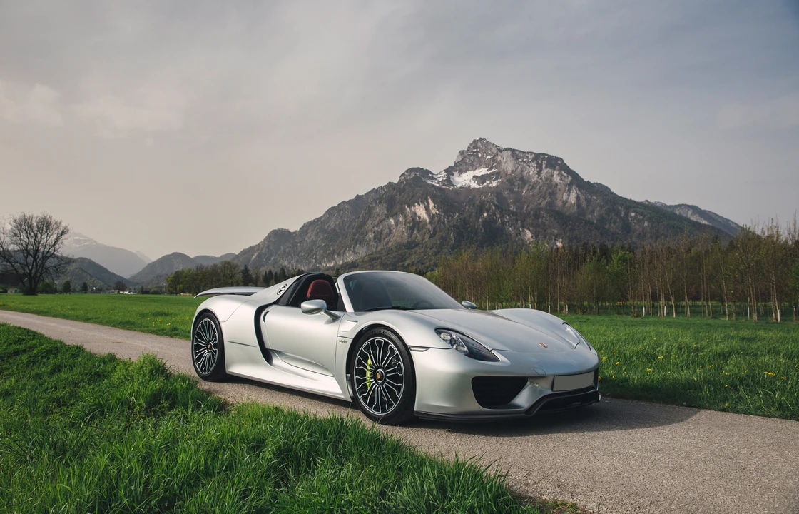 2014 Porsche 918 Spyder - Image 3 of 31