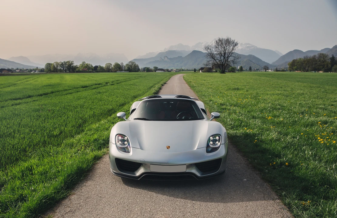 2014 Porsche 918 Spyder - Image 9 of 31