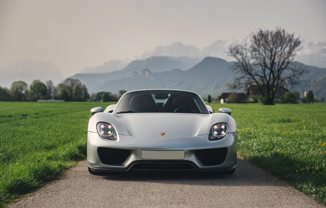 2014 Porsche 918 Spyder - Image 2 of 31