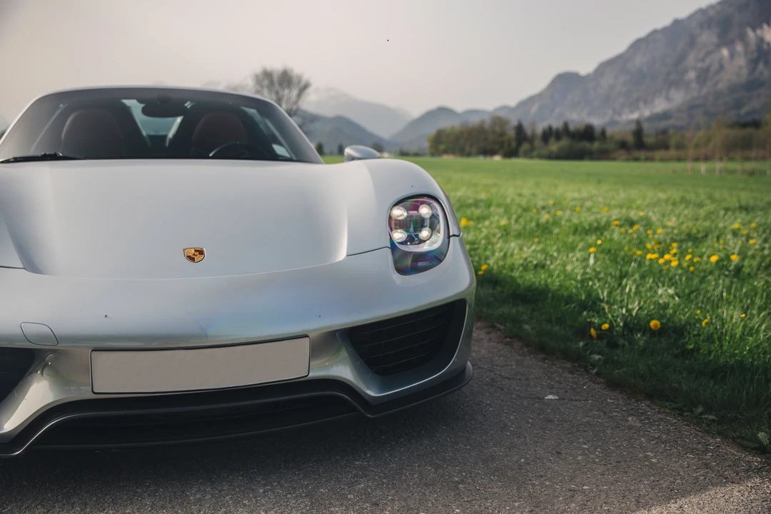 2014 Porsche 918 Spyder - Image 13 of 31