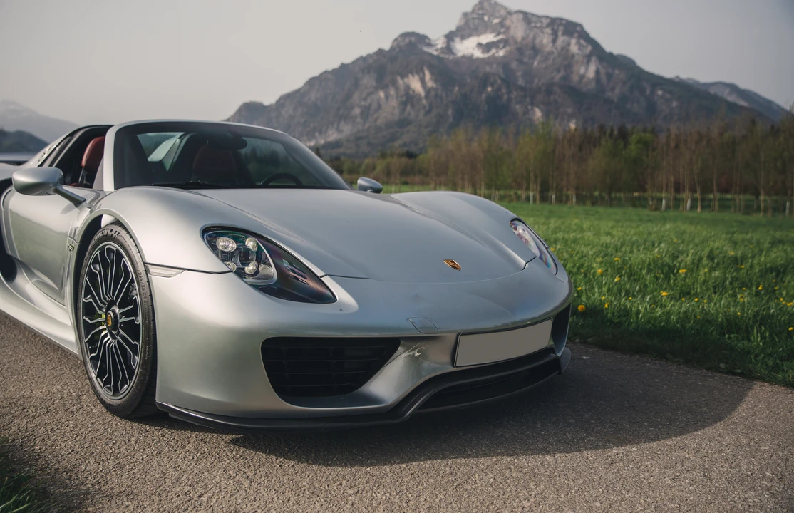 2014 Porsche 918 Spyder - Image 17 of 31