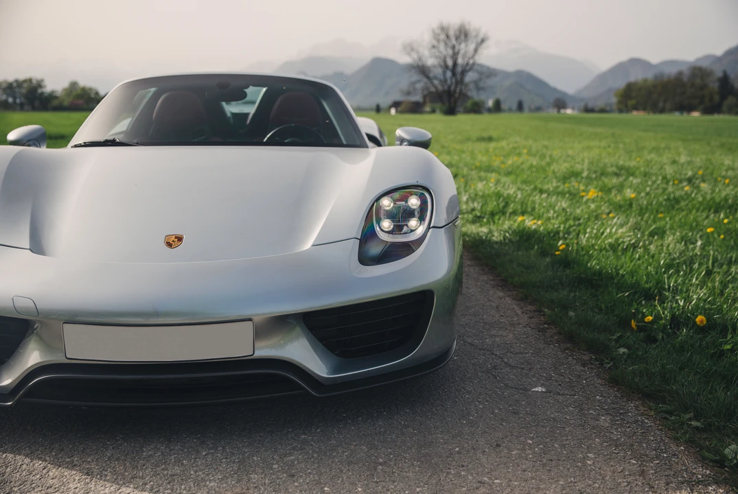 2014 Porsche 918 Spyder - Image 19 of 31