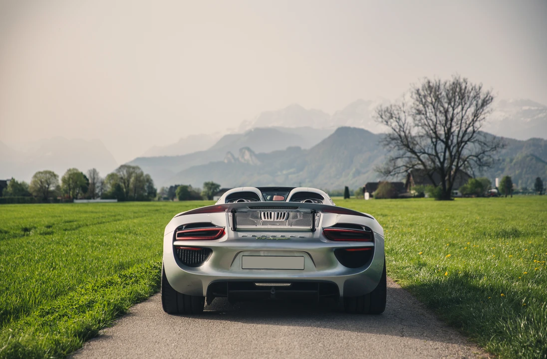 2014 Porsche 918 Spyder - Image 5 of 31