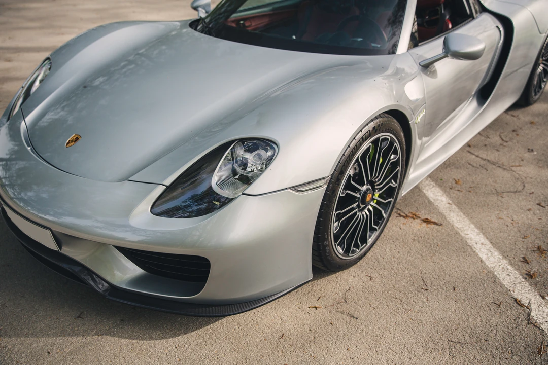 2014 Porsche 918 Spyder - Image 20 of 31