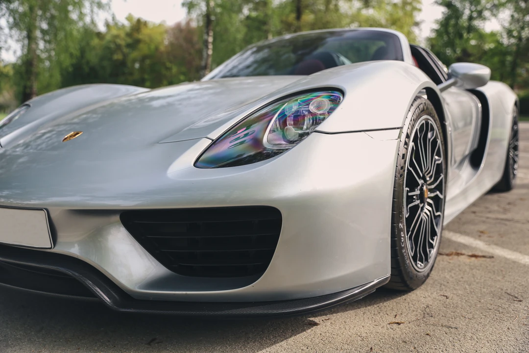 2014 Porsche 918 Spyder - Image 21 of 31