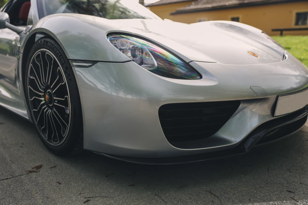 2014 Porsche 918 Spyder - Image 25 of 31