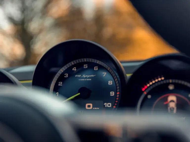 2014 Porsche 918 Spyder - Image 17 of 31