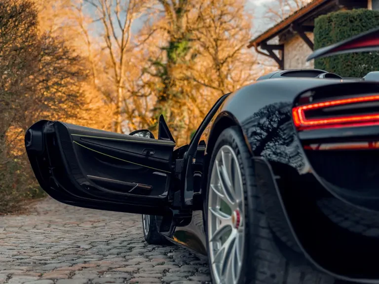 2014 Porsche 918 Spyder - Image 21 of 31