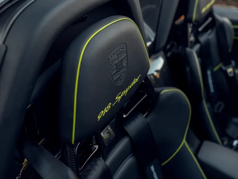 2014 Porsche 918 Spyder - Image 28 of 31