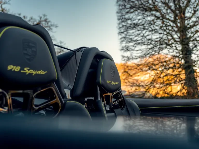 2014 Porsche 918 Spyder - Image 23 of 31