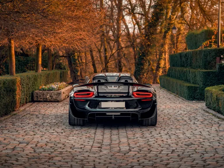 2014 Porsche 918 Spyder - Image 9 of 31