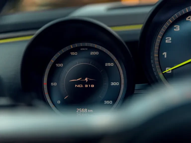 2014 Porsche 918 Spyder - Image 11 of 31