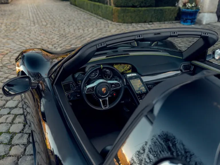 2014 Porsche 918 Spyder - Image 26 of 31
