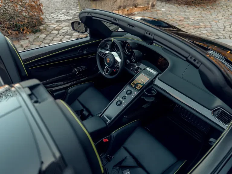 2014 Porsche 918 Spyder - Image 15 of 31