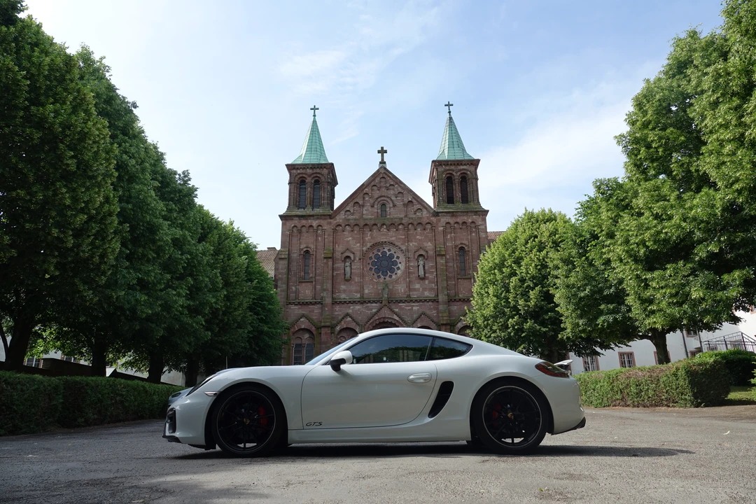 2014 Porsche 981 Cayman GTS - Image 8 of 21