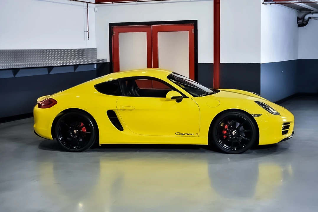 2014 Porsche 981 Cayman S - Image 17 of 30