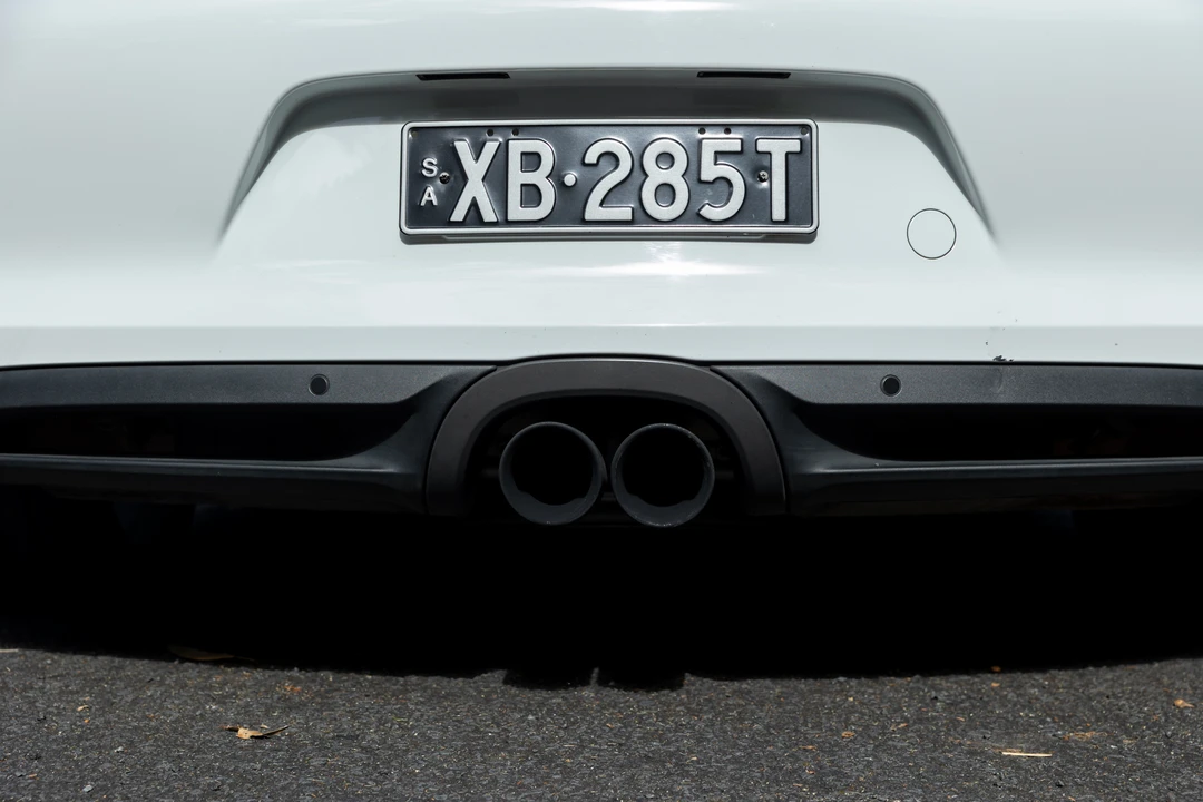 2014 Porsche 981 Cayman S - Image 19 of 31