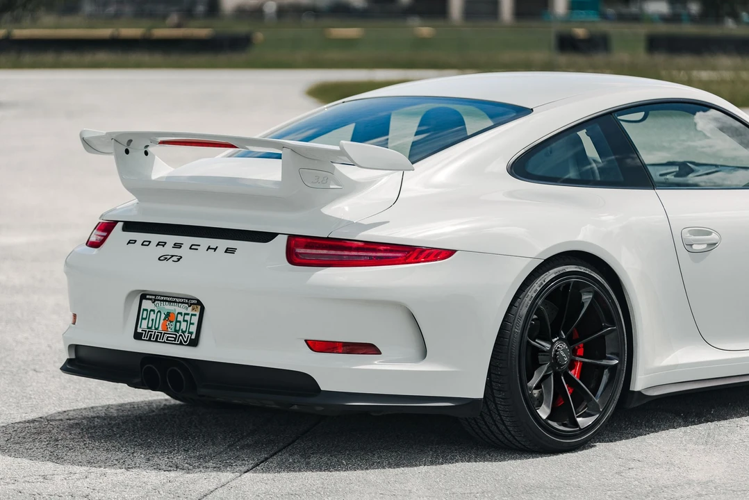 2014 Porsche 991 GT3 - Image 19 of 20