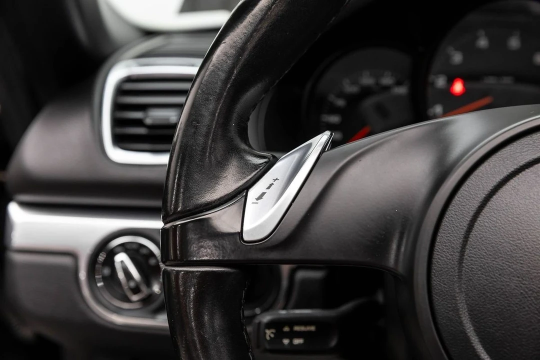 2014 Porsche - Image 25 of 31