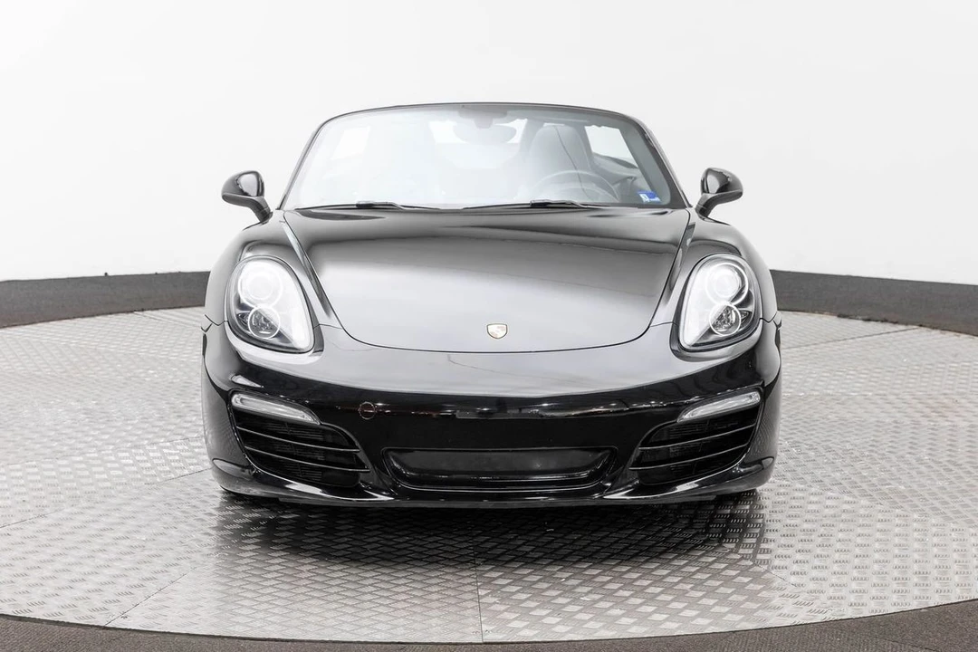 2014 Porsche - Image 2 of 31