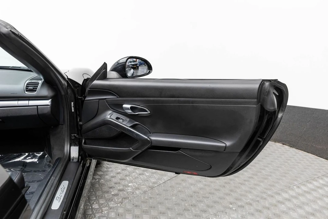 2014 Porsche - Image 13 of 31