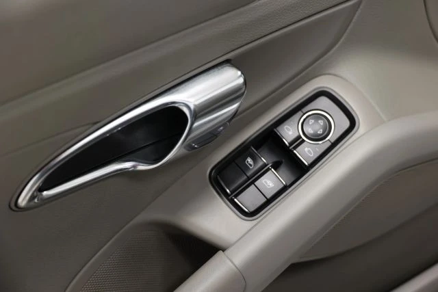 2014 Porsche 981 Boxster - Image 8 of 12