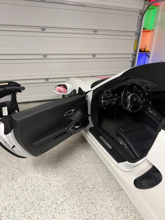 2014 Porsche 981 Boxster - Image 11 of 15