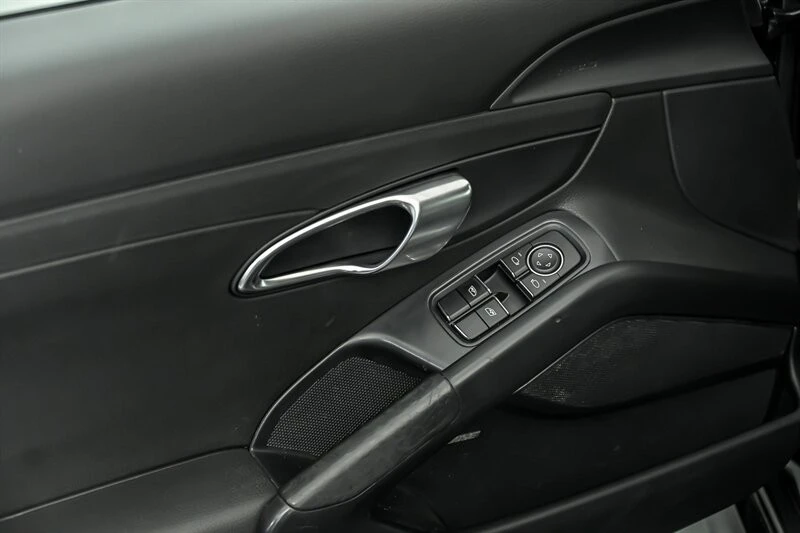 2014 Porsche 981 Boxster - Image 17 of 31