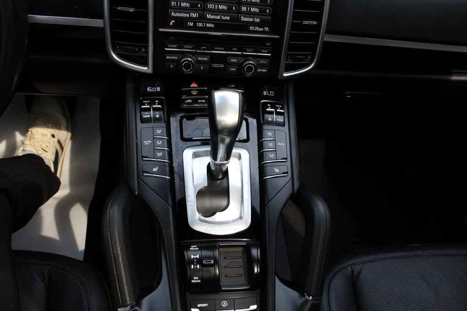 2014 Porsche 958 Cayenne - Image 17 of 20