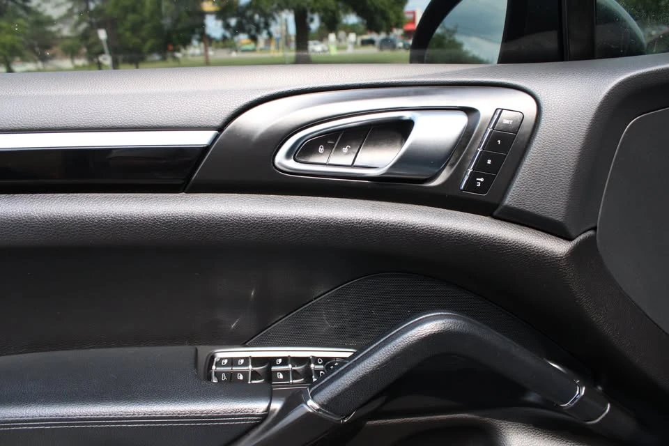 2014 Porsche 958 Cayenne - Image 14 of 20