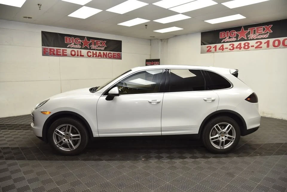 2014 Porsche 958 Cayenne - Image 2 of 20