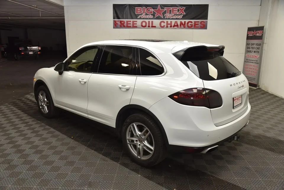 2014 Porsche 958 Cayenne - Image 11 of 20