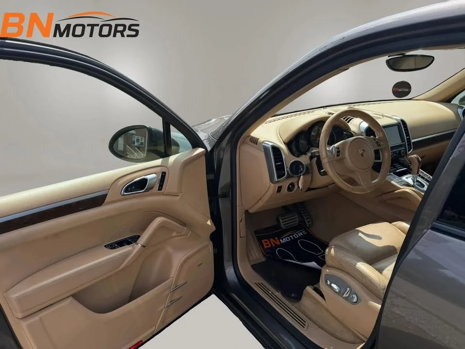 2014 Porsche 958 Cayenne - Image 9 of 20