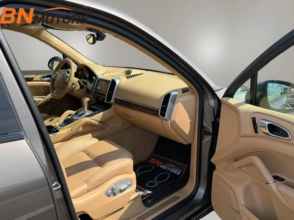 2014 Porsche 958 Cayenne - Image 12 of 20