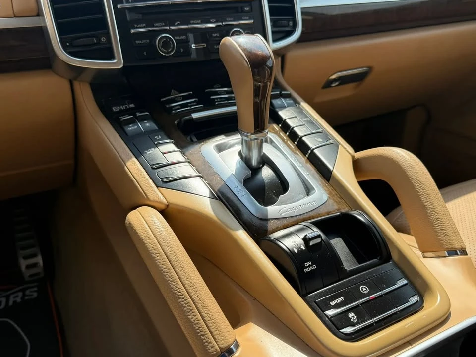 2014 Porsche 958 Cayenne - Image 19 of 20
