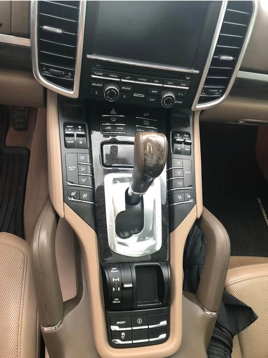 2014 Porsche 958 Cayenne - Image 7 of 10