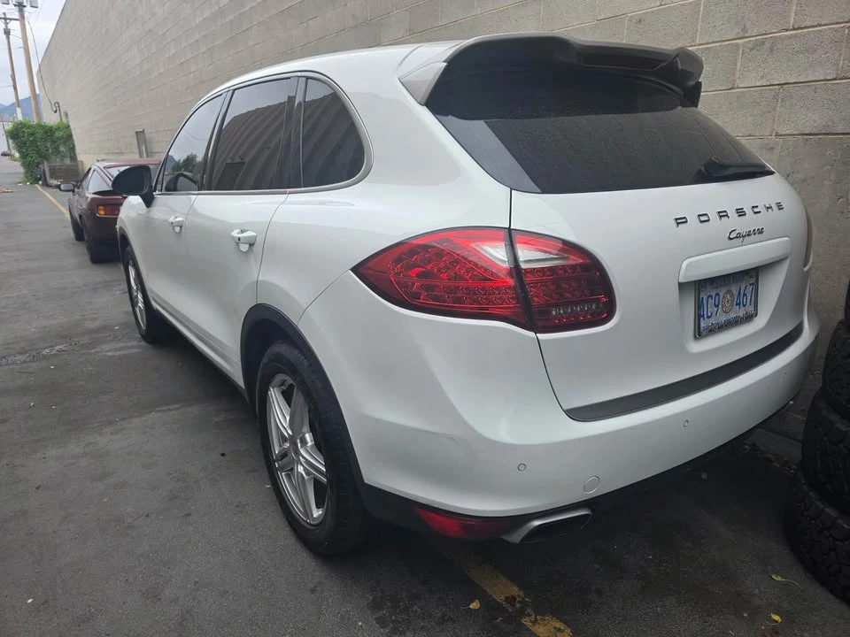 2014 Porsche 958 Cayenne - Image 2 of 5
