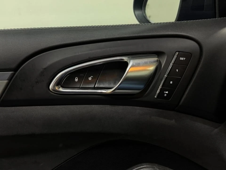 2014 Porsche 958 Cayenne - Image 8 of 19
