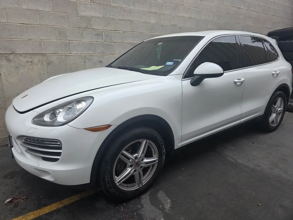 2014 Porsche 958 Cayenne - Image 3 of 5